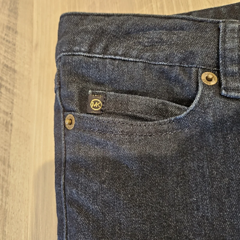 MICHAEL KORS Dark Wash 5-Pocket Cropped Straight Leg Jeans | SZ 4